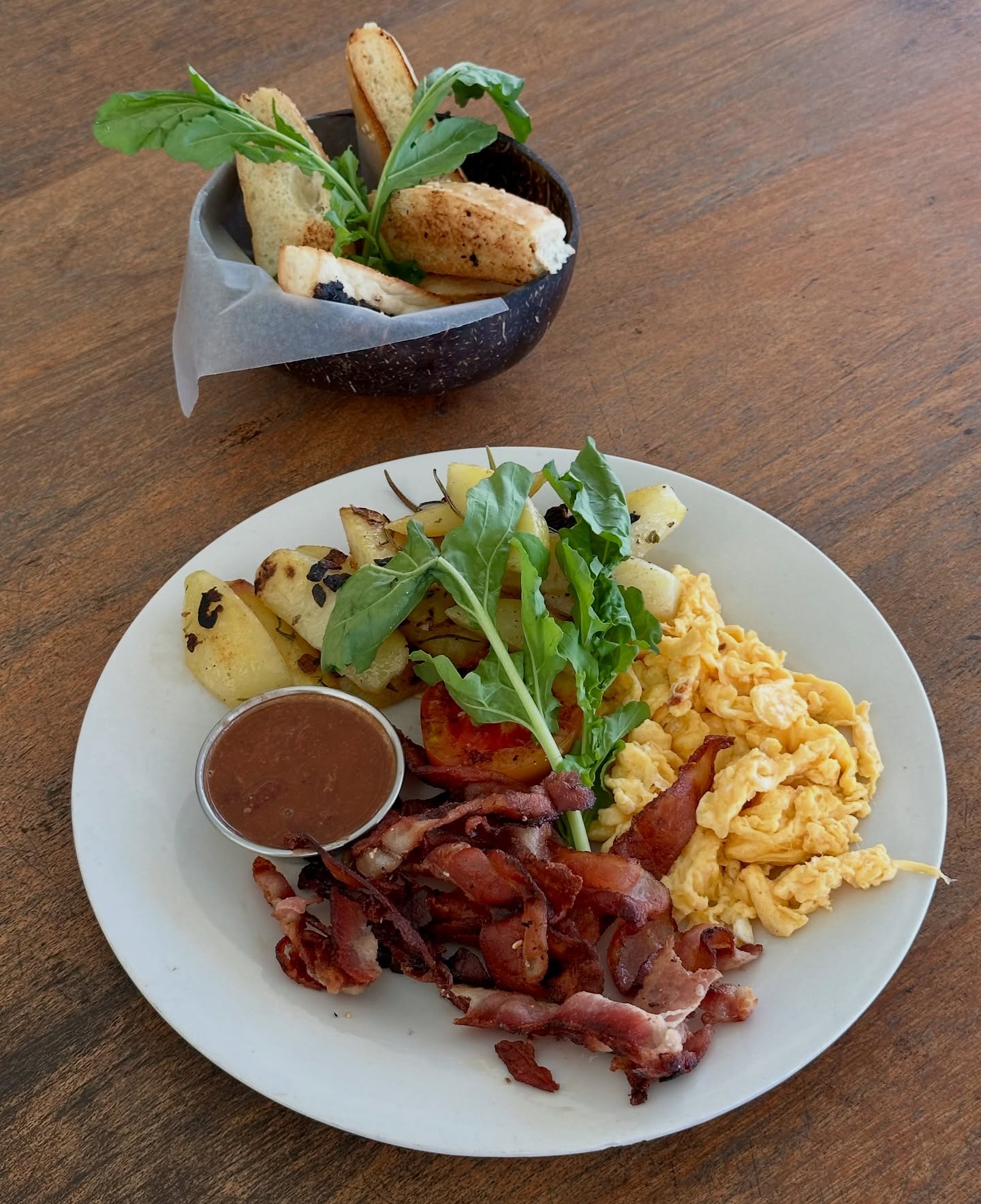 Yalla gallery image 1